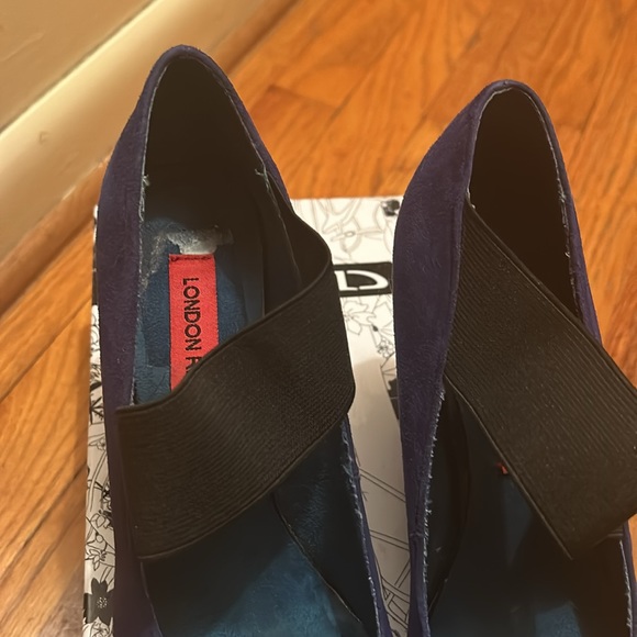 Dark Blue Suede Wedges Size 6.5 - Picture 4 of 4
